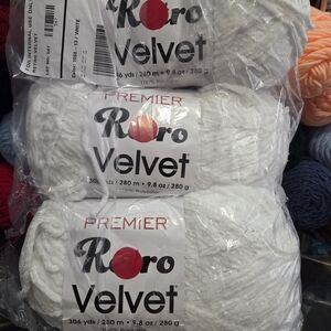 Premier Retro Velvet Yarn in White